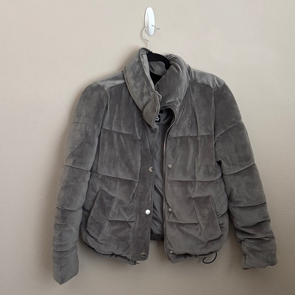 Hollister Gray Velvet Puffer Jacket size small - Picture 1 of 7